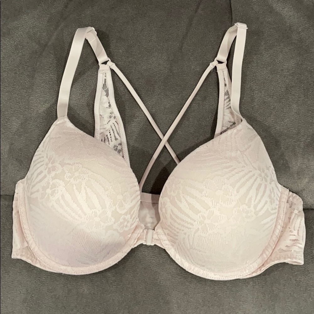 LIKE NEW VS PINK LACEY LIGHT PINK RACERBACK BRA